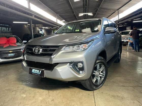 TOYOTA HILUX 2.7 SR 4X2 CD 16V FLEX 4P AUTOMÁTICO